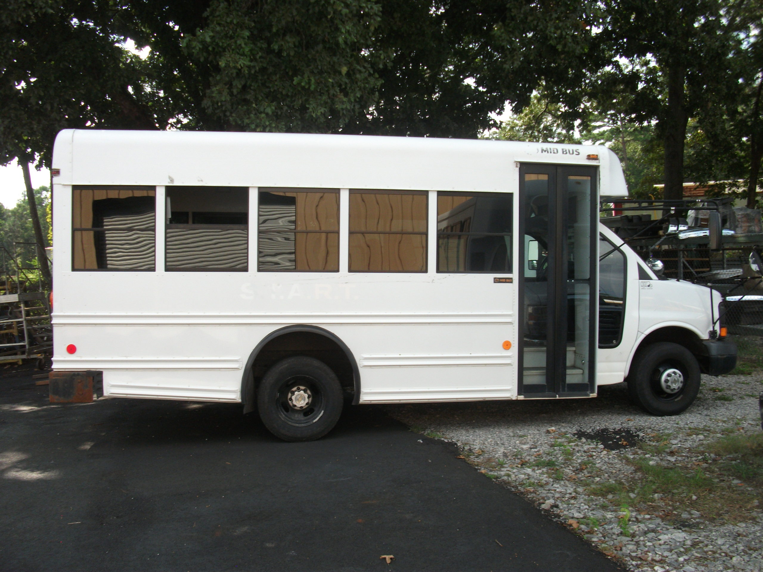 2009 Mid-Bus MFSAB  DRW – BA943